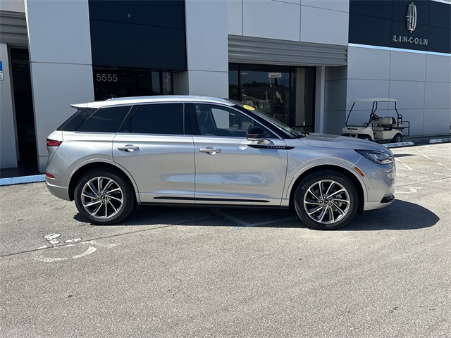 2022 Lincoln Corsair Grand Touring photo 4