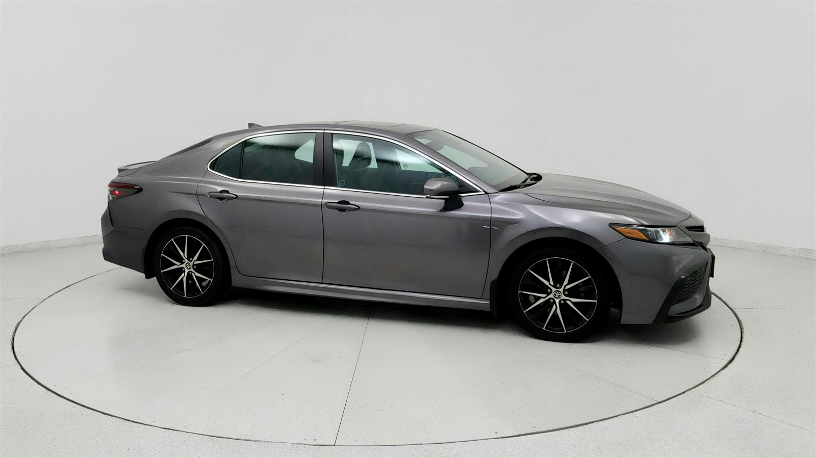 2022 Toyota Camry SE photo 8