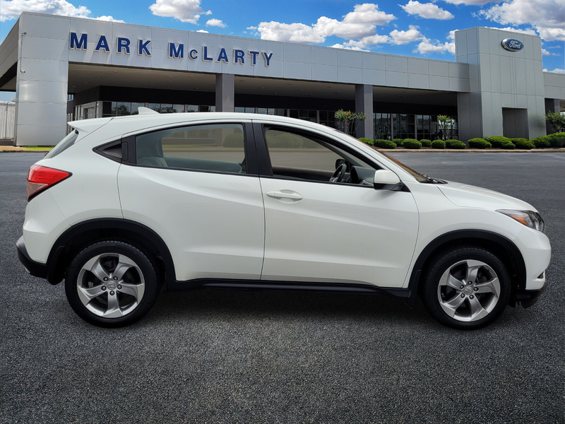 2017 Honda HR-V LX photo 2