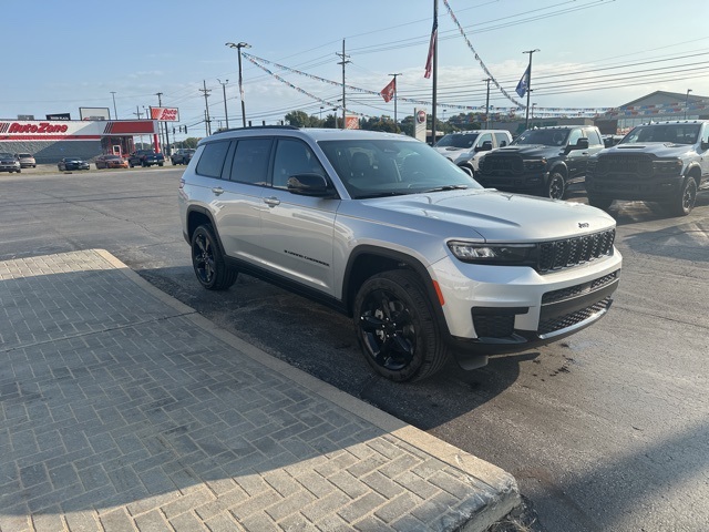 2025 Jeep Grand Cherokee Altitude X photo 4