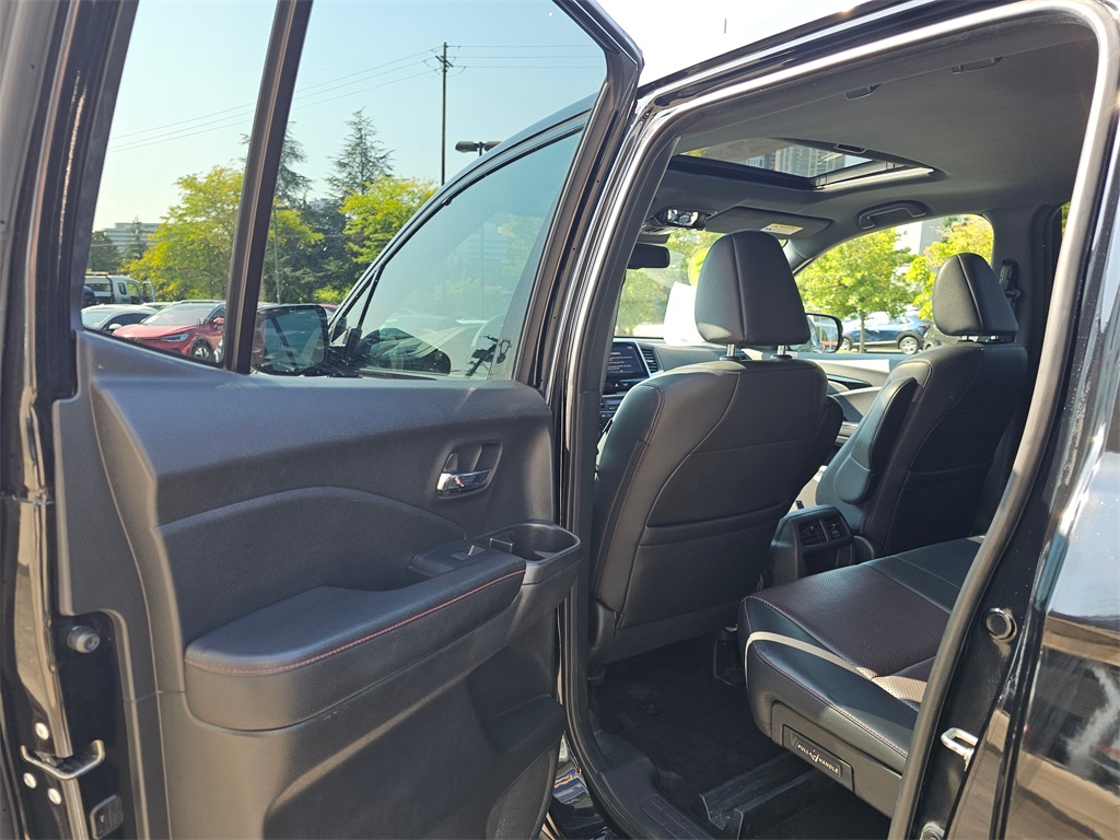 2017 Honda Ridgeline Black Edition photo 19