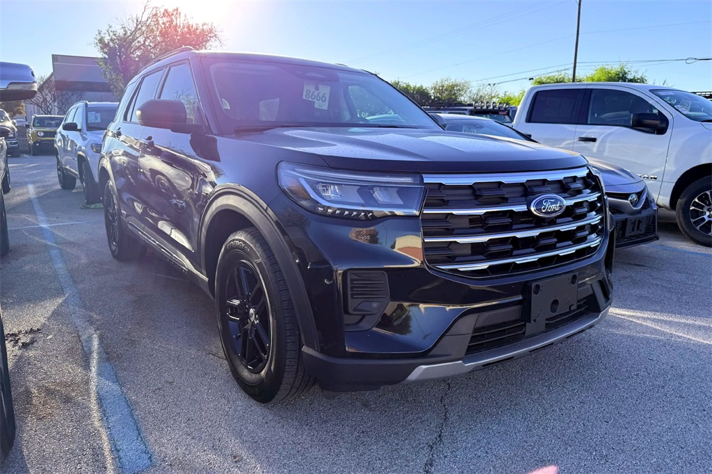 2025 Ford Explorer Active's photo