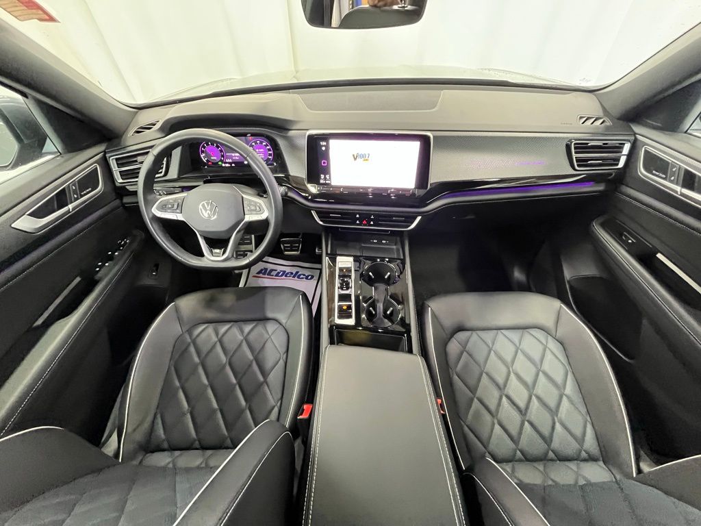 2024 Volkswagen Atlas Cross Sport SEL Premium R-Line photo 13