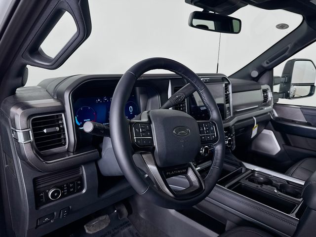 2025 Ford F-450 photo 9