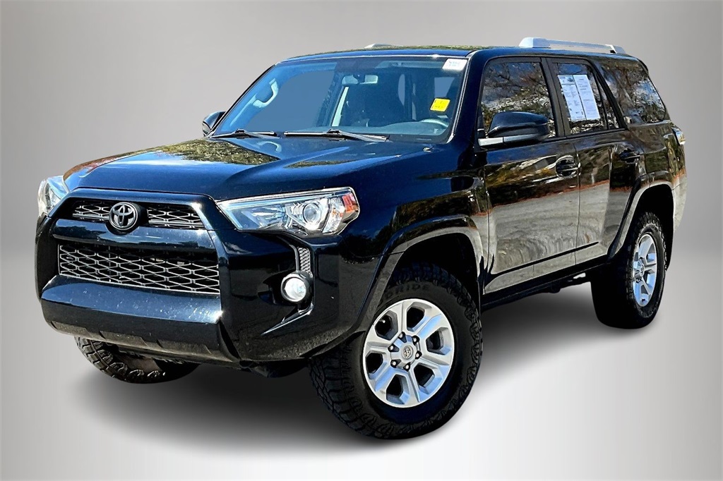 2018 Toyota 4Runner SR5 photo 2