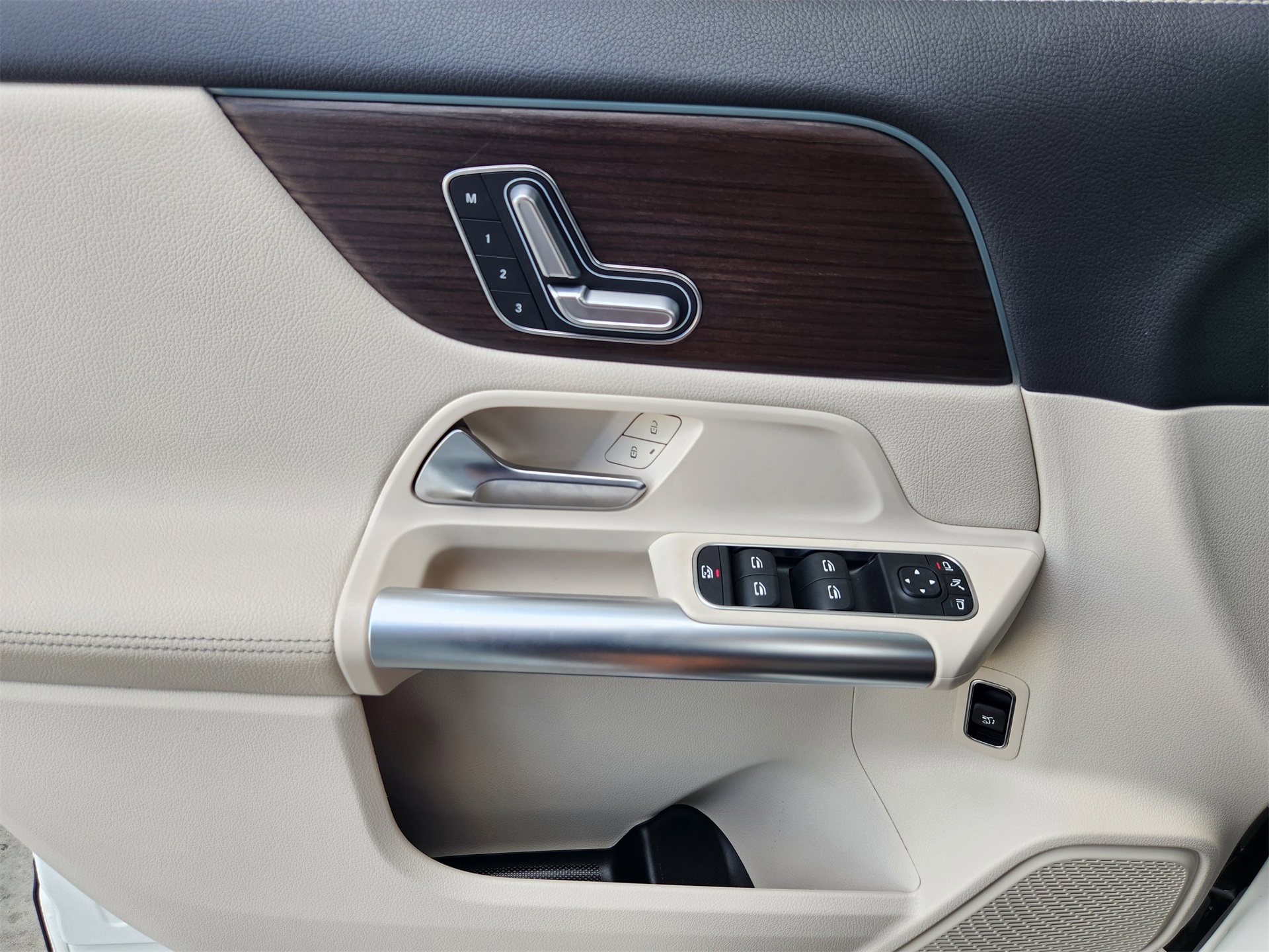 2025 Mercedes Benz GLA 250 photo 23