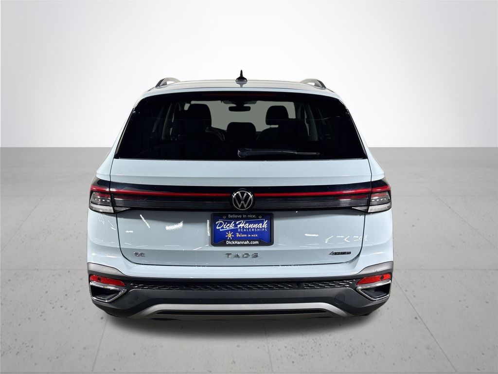 2025 Volkswagen Taos SE photo 3