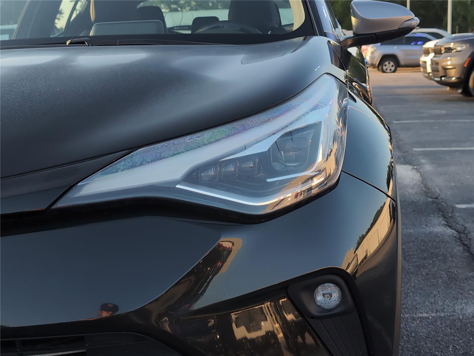 2021 Toyota C-HR LE photo 30