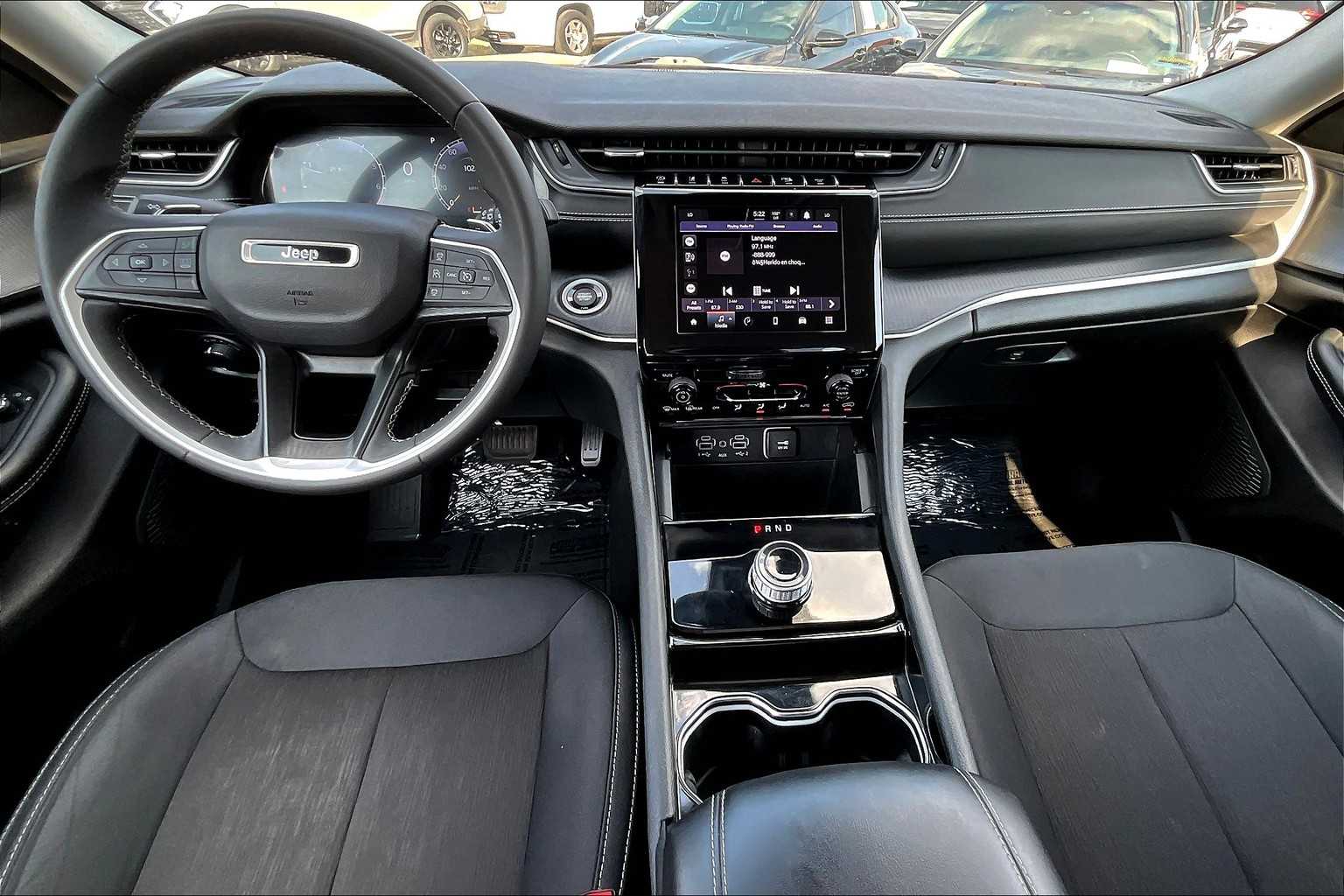 2023 Jeep Grand Cherokee Laredo Altitude photo 14