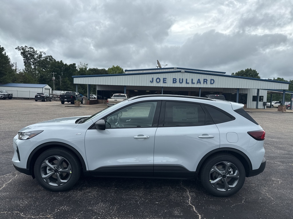 2025 Ford Escape ST-Line photo 12