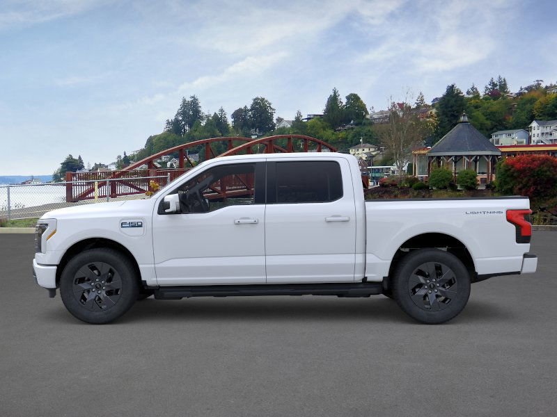2025 Ford F-150 Lightning Lariat photo 3