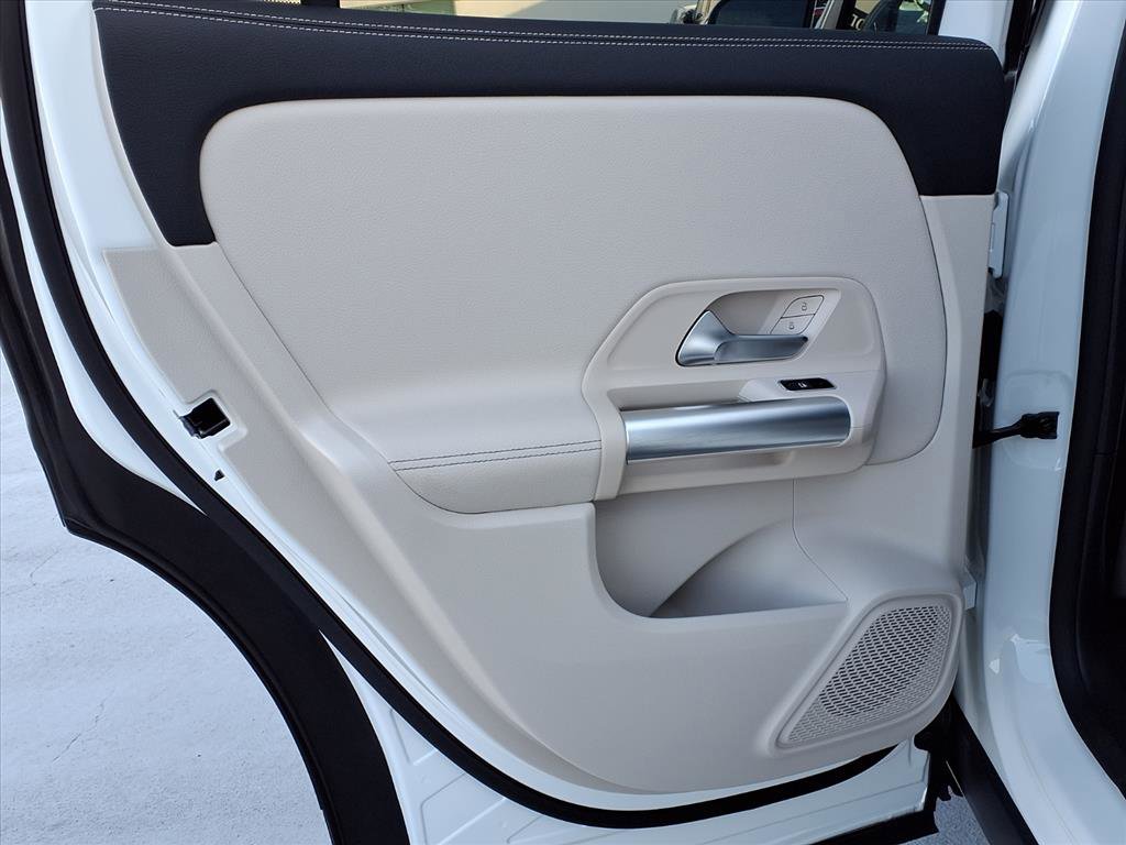 2025 Mercedes Benz GLA 250 4MATIC photo 14