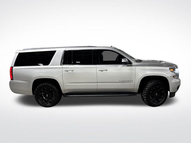 2017 Chevrolet Suburban LT photo 2