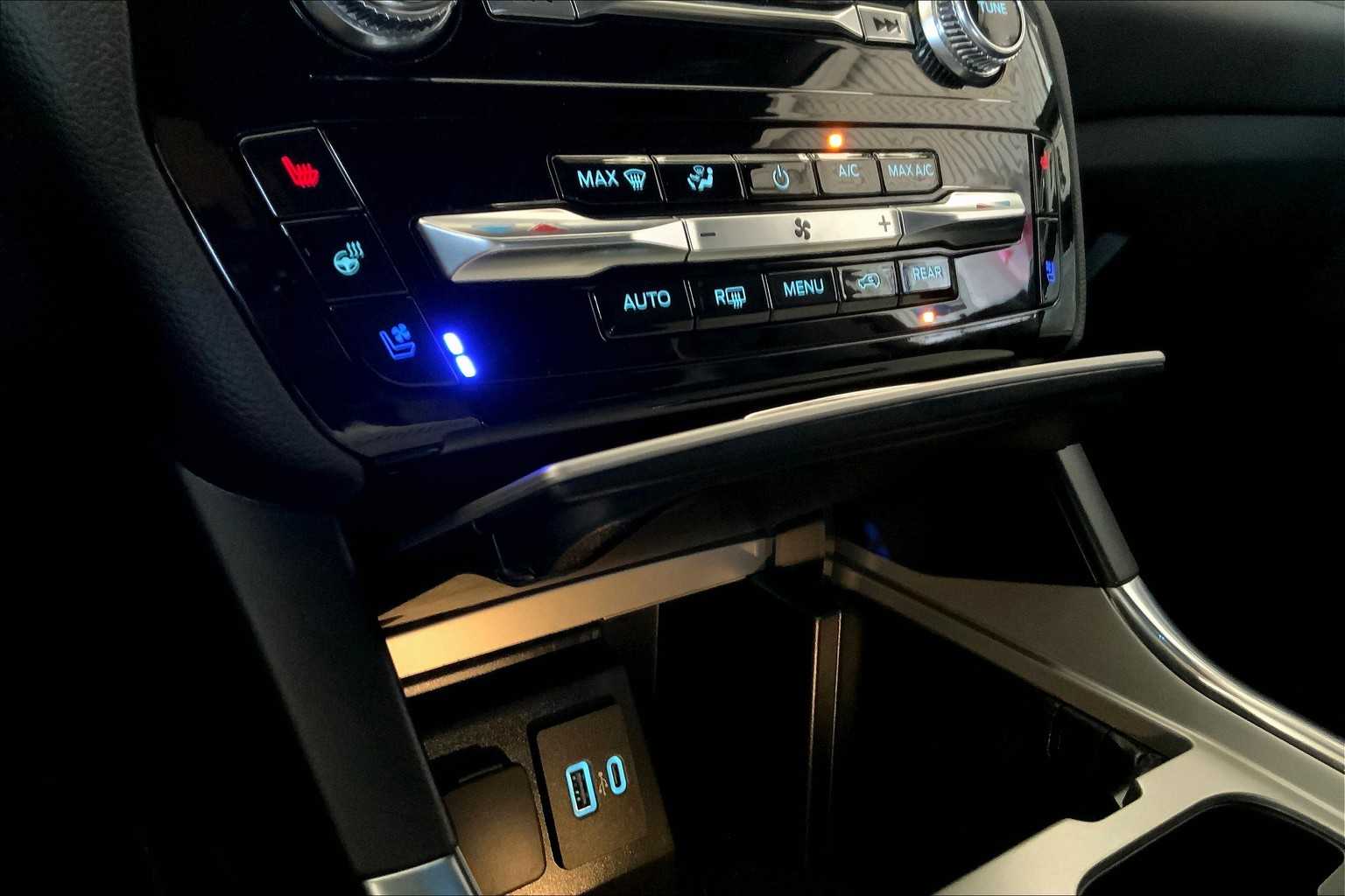 2023 Ford Explorer Limited photo 31