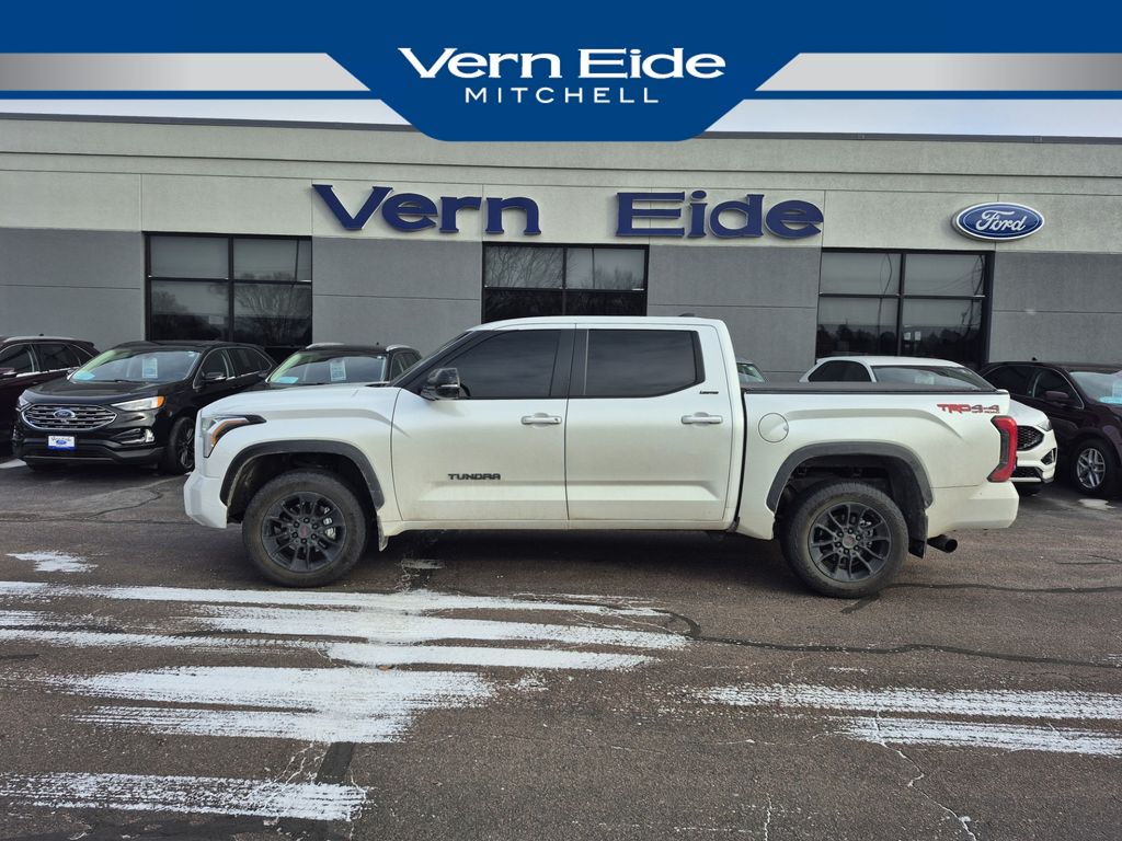 2024 Toyota Tundra Limited's photo