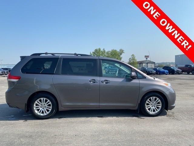 Pre-Owned 2014 Toyota Sienna XLE 4D Passenger Van in Council Bluffs # ...