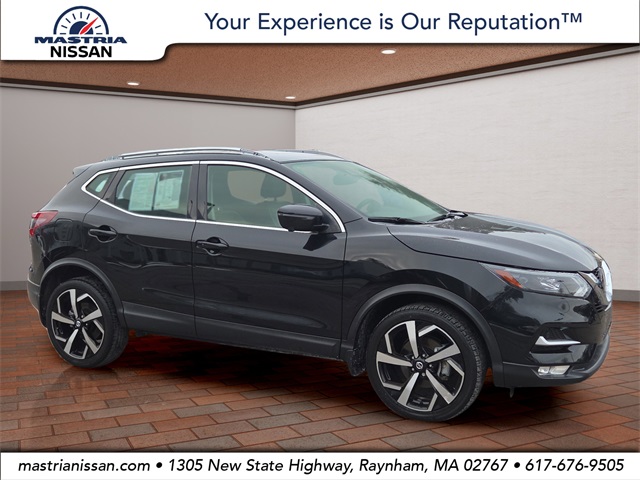 2022 Nissan Rogue Sport SL's photo