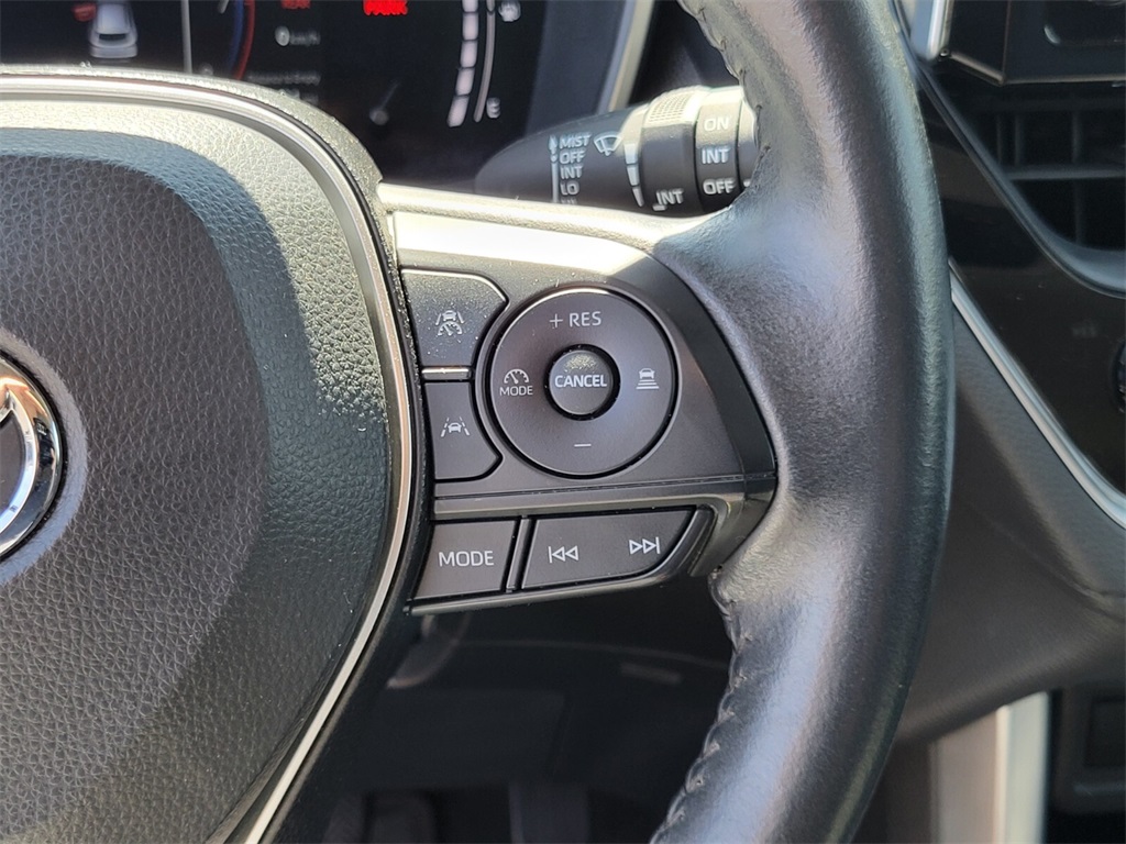 2023 Toyota Corolla Cross XLE photo 19