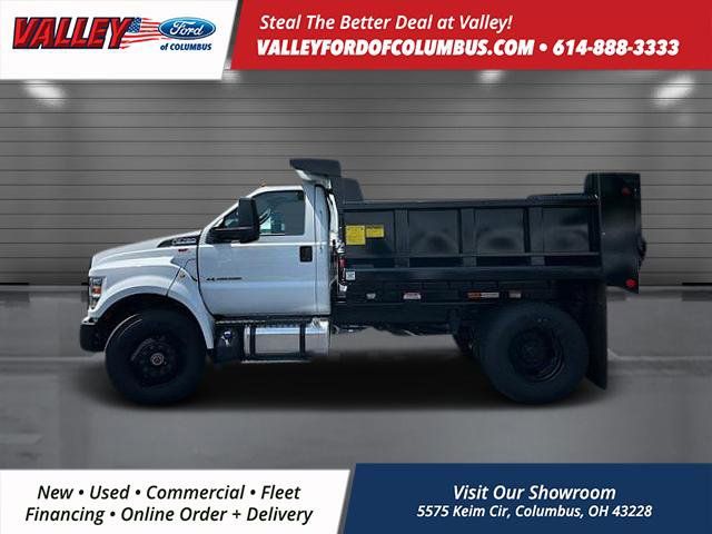 2025 Ford F-750 photo 3