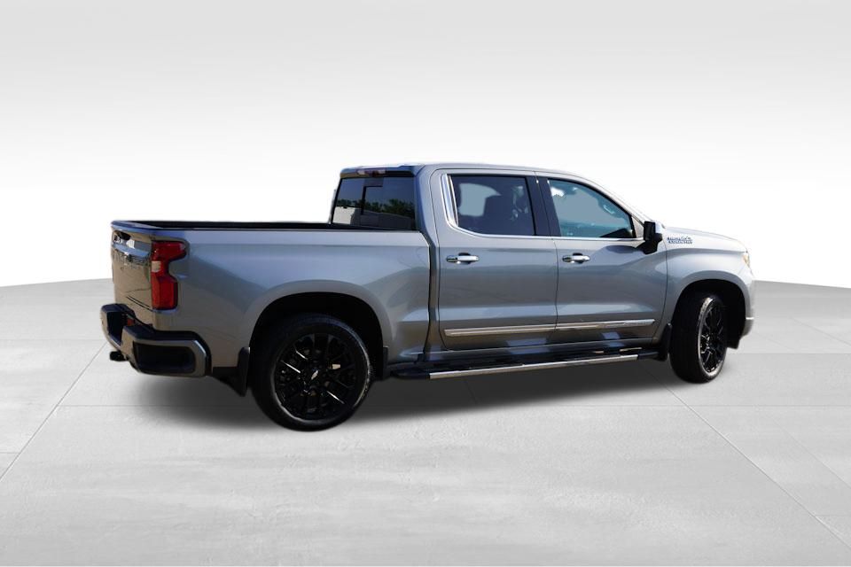 2023 Chevrolet Silverado 1500 High Country photo 4