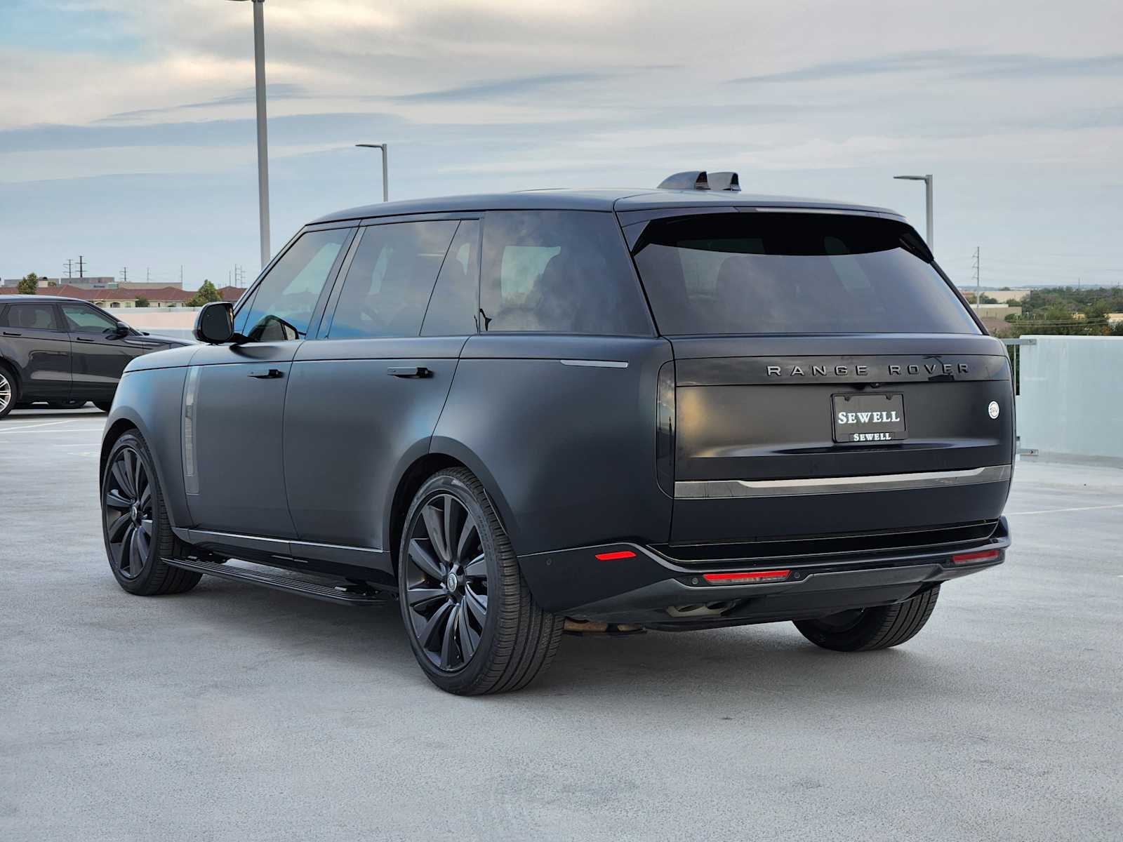 2023 Land Rover Range Rover SV photo 6