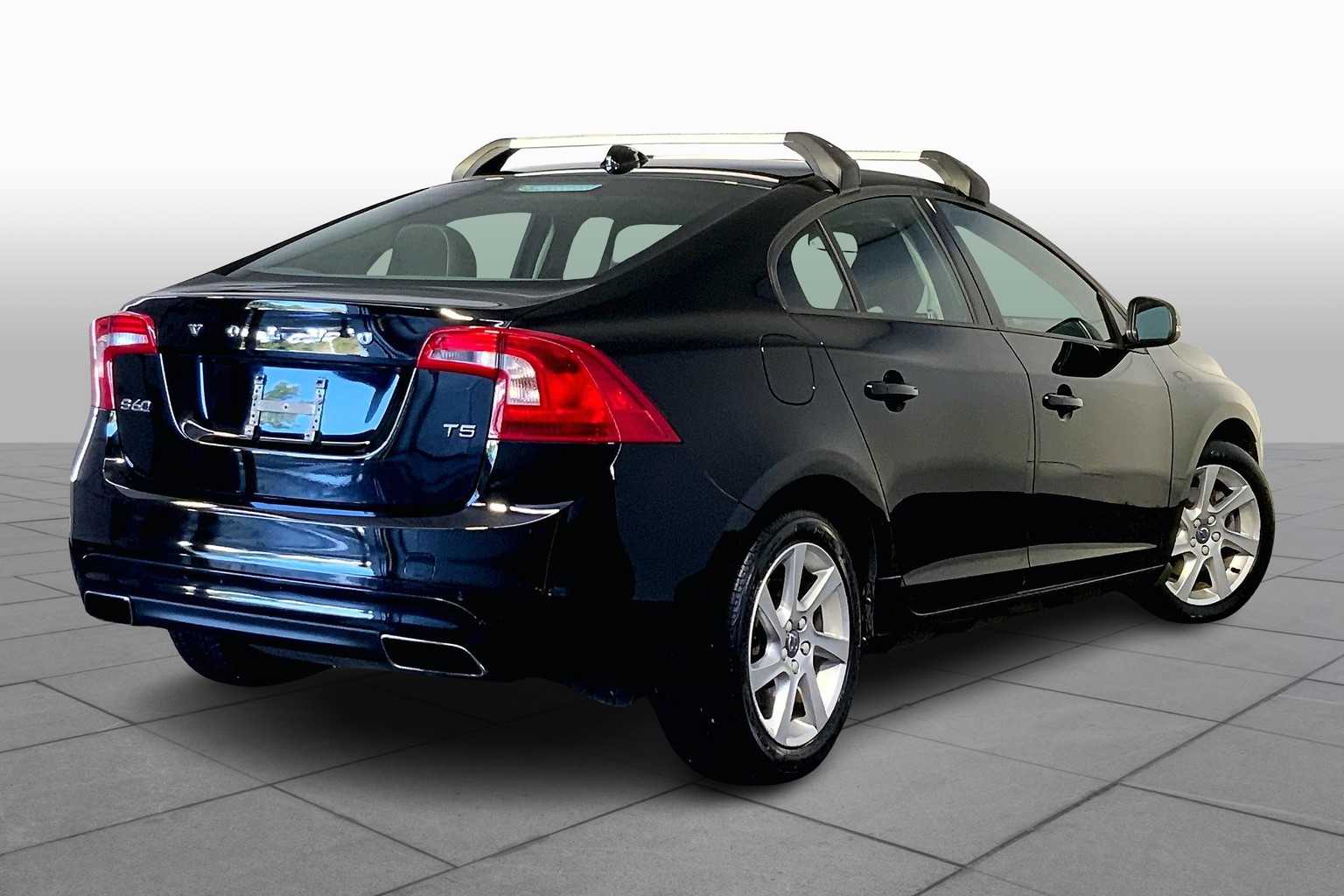 2015 Volvo S60 T5 Drive-E photo 12