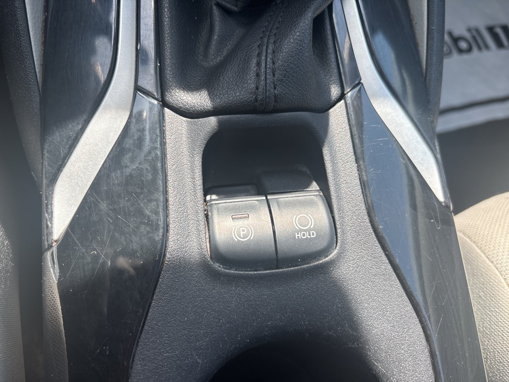 2022 Toyota Corolla L photo 24