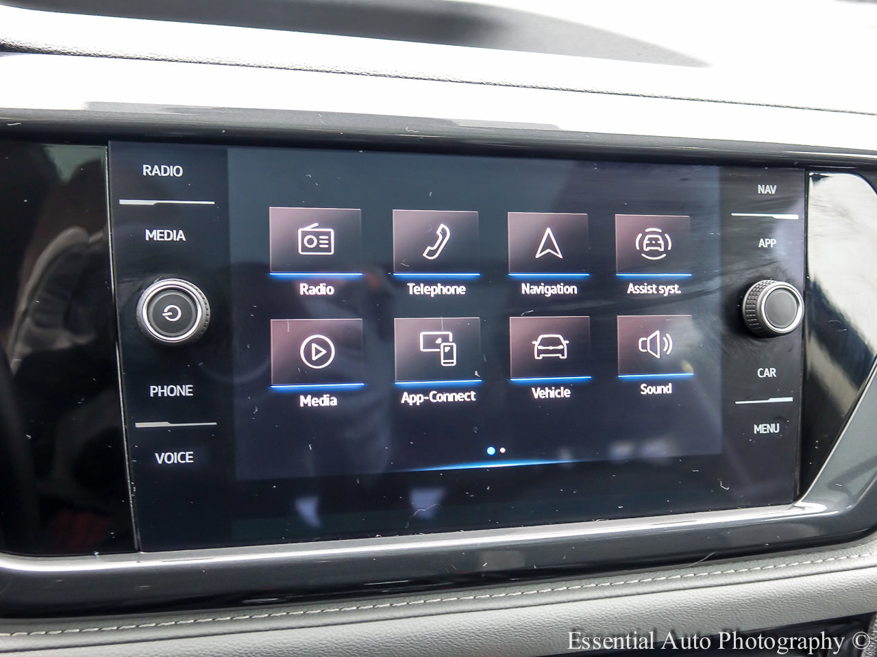 2023 VOLKSWAGEN TAOS - Image 13