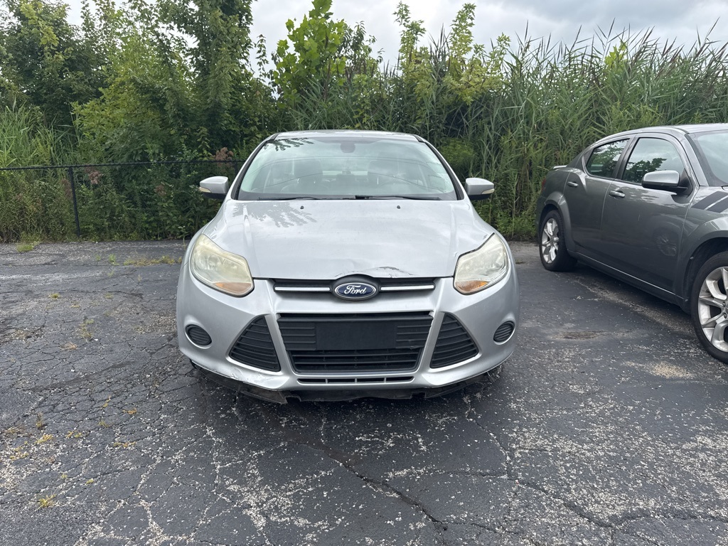 2012 Ford Focus SEL photo 2