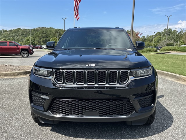 2025 Jeep Grand Cherokee Laredo X photo 2