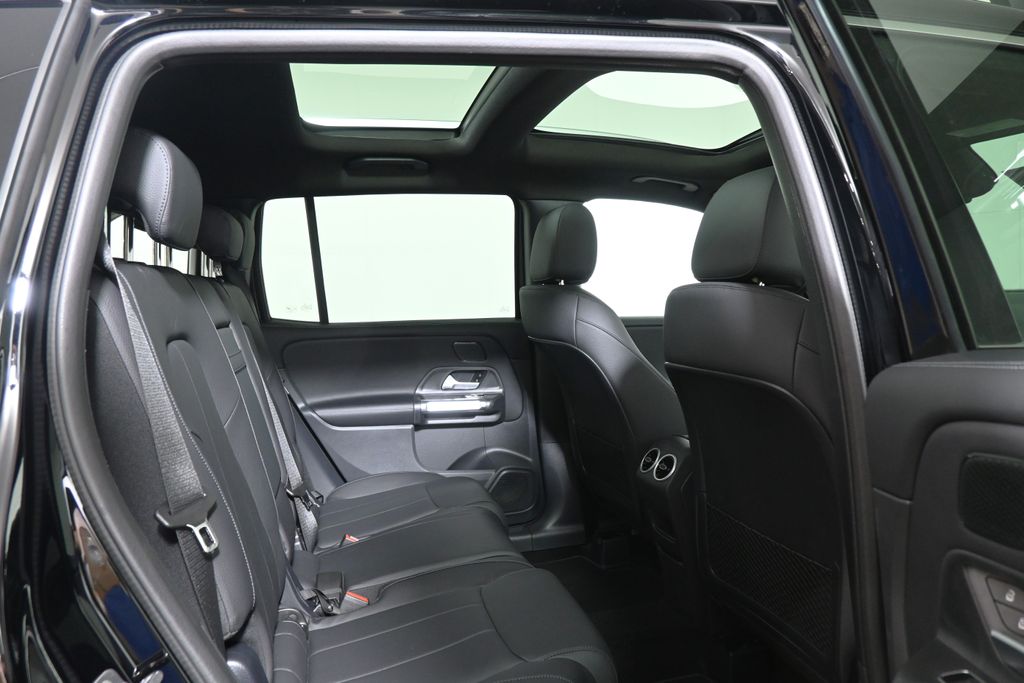 2025 Mercedes Benz GLB 250 4MATIC photo 18