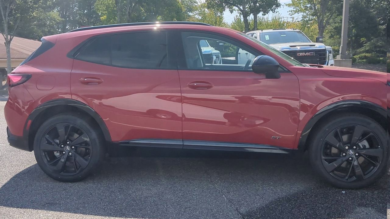2025 Buick Envision Sport Touring photo 9