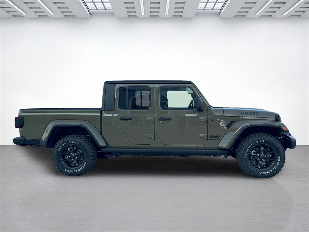 2025 Jeep Gladiator Willys photo 2