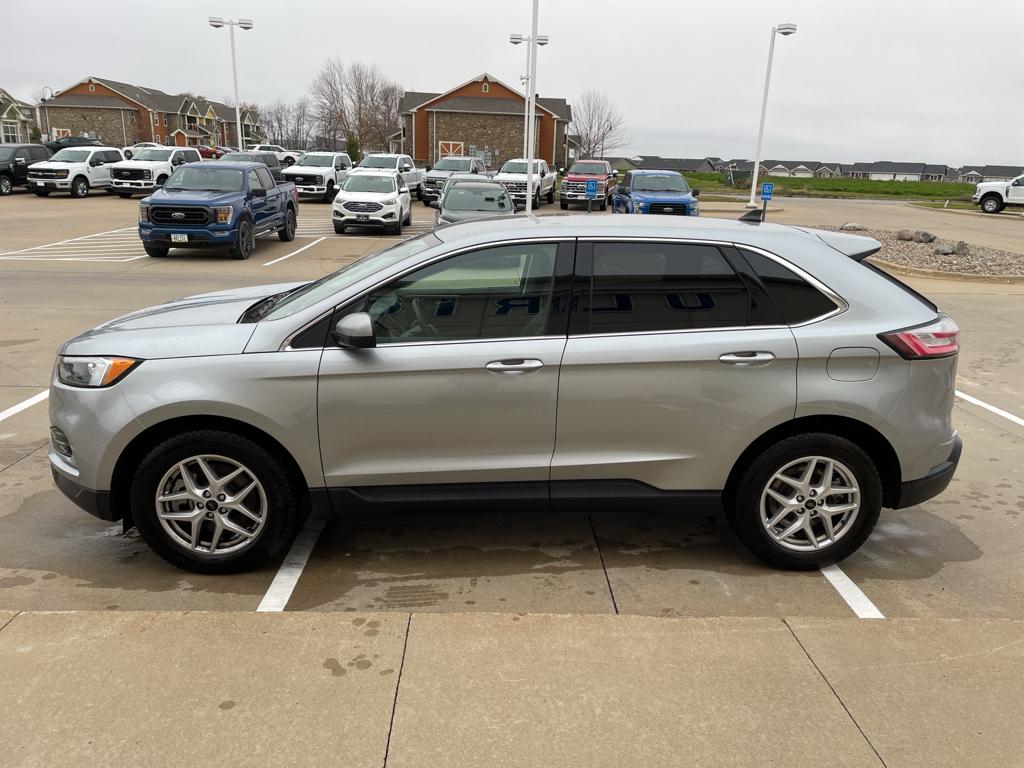 2024 Ford Edge SEL photo 4