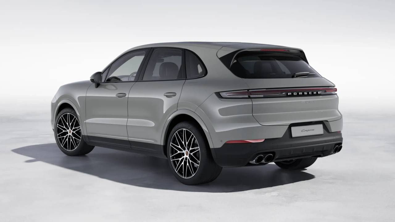 2026 Porsche Cayenne photo 3