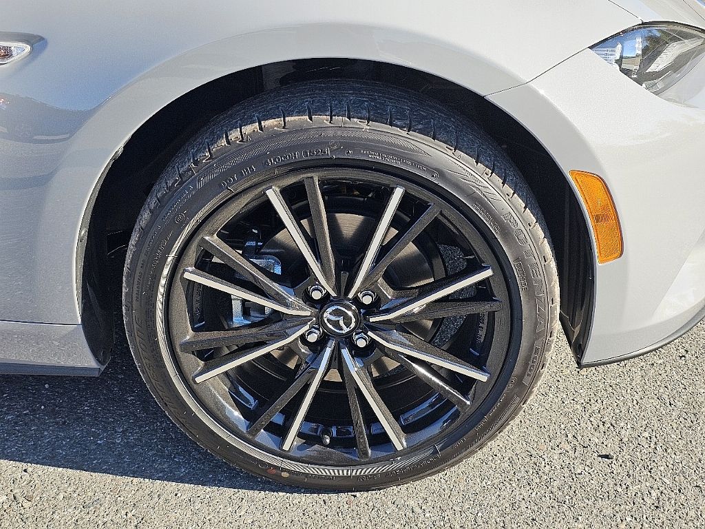 2025 Mazda MX-5 Miata Miata RF Grand Touring photo 6