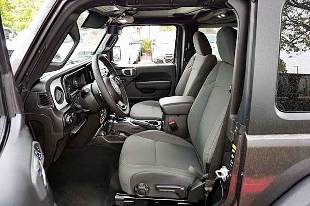 New 2025 Black Clear-Coat Exterior Paint Jeep Rubicon image 20