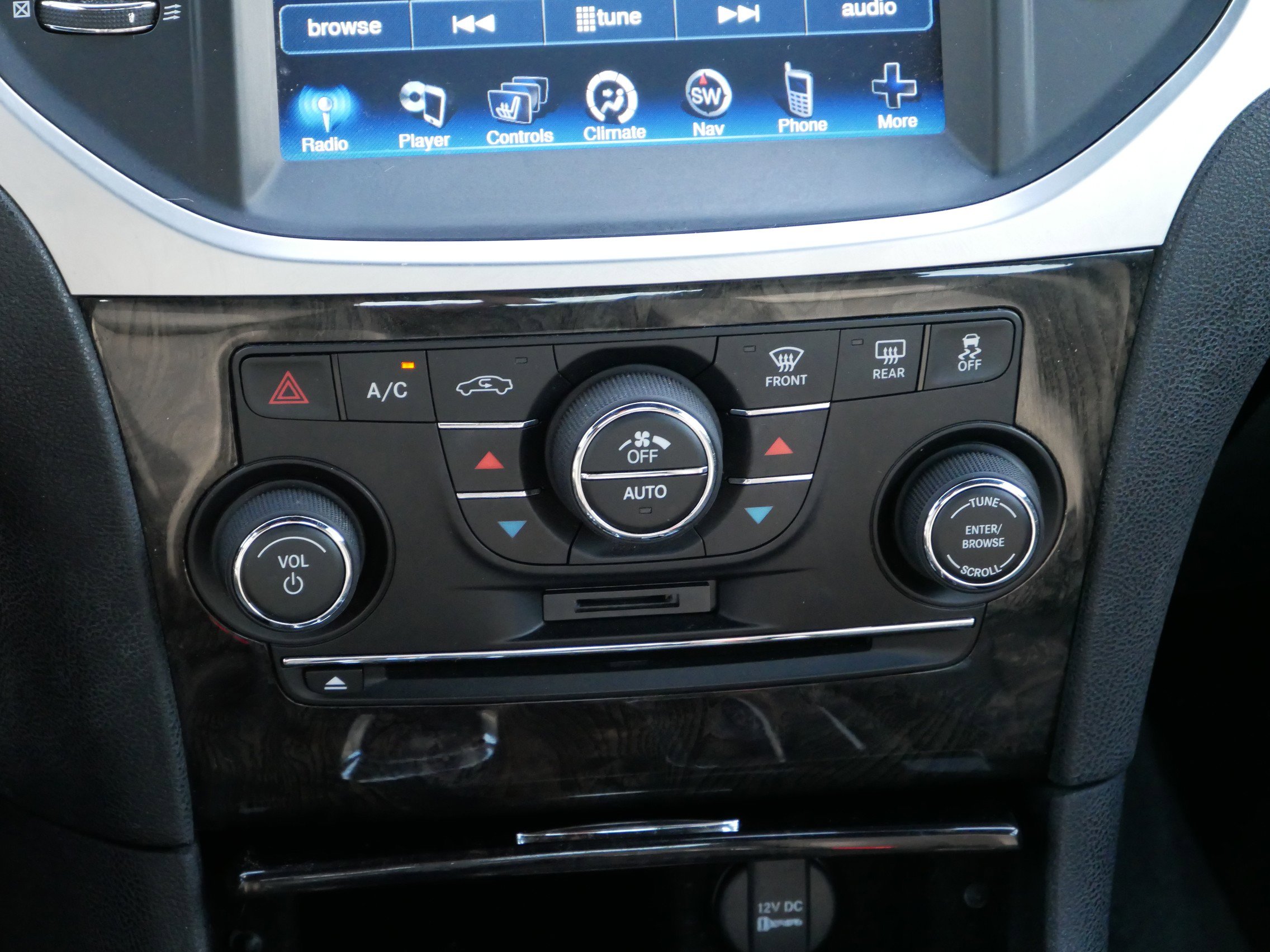 2013 Chrysler 300 photo 9