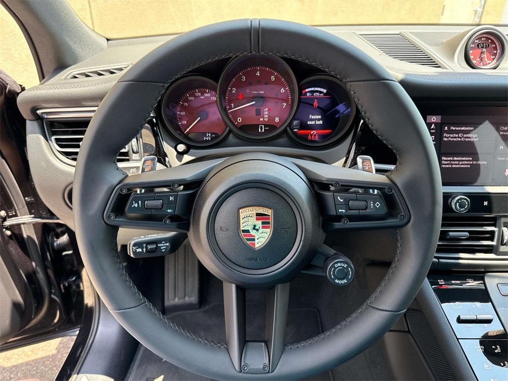 2025 Porsche Macan S photo 24