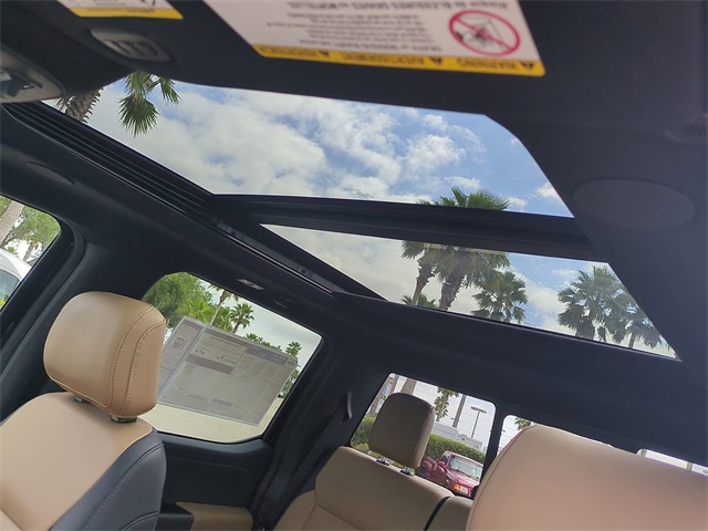 2025 Ford F-350 Lariat photo 18