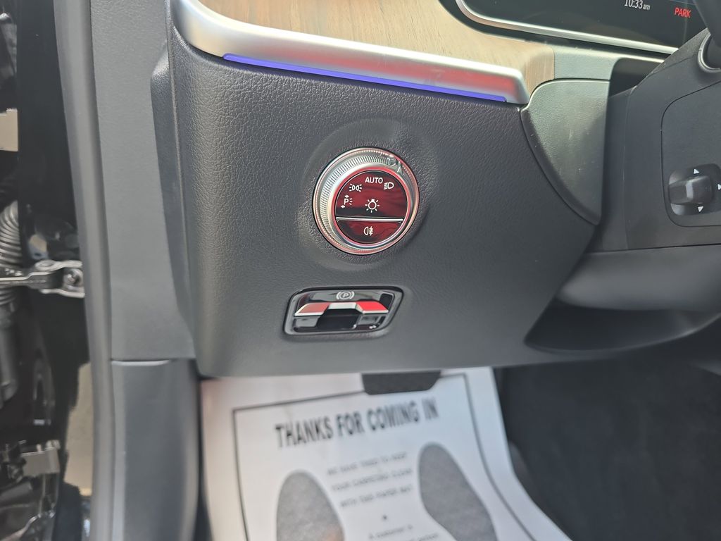 2025 Mercedes Benz C 300 photo 18