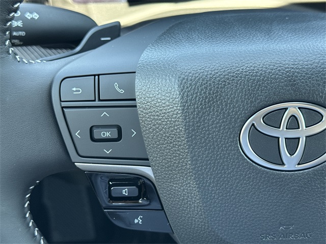 2025 Toyota Camry SE photo 18