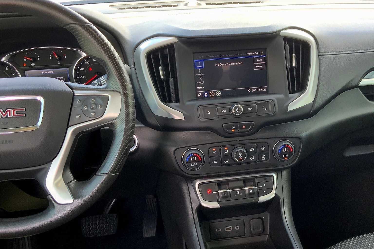 2022 Gmc Terrain SLE photo 3