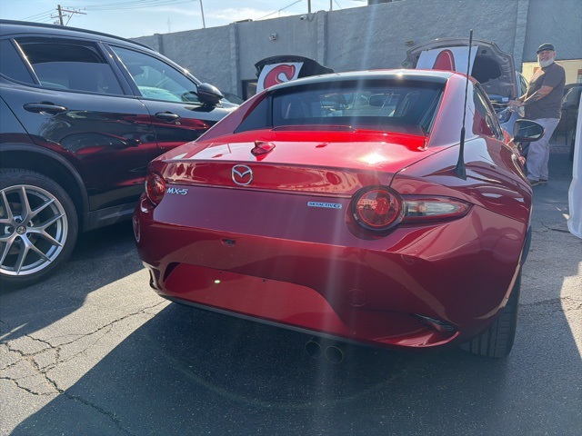 2023 Mazda MX-5 Miata RF Miata Grand Touring photo 3