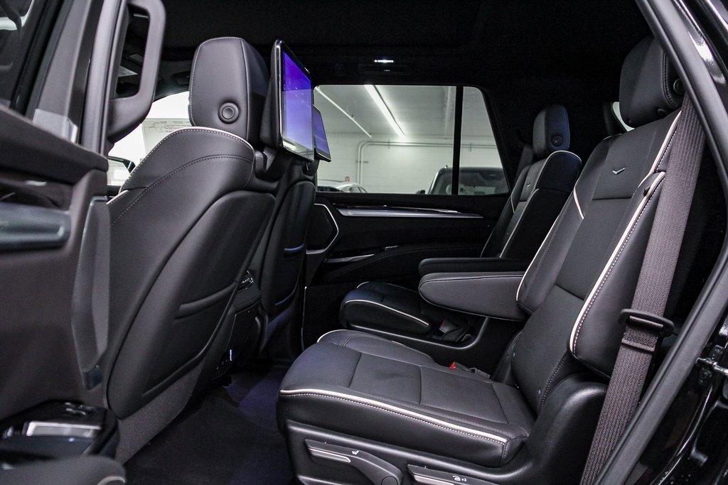 2026 Cadillac Escalade Luxury photo 14