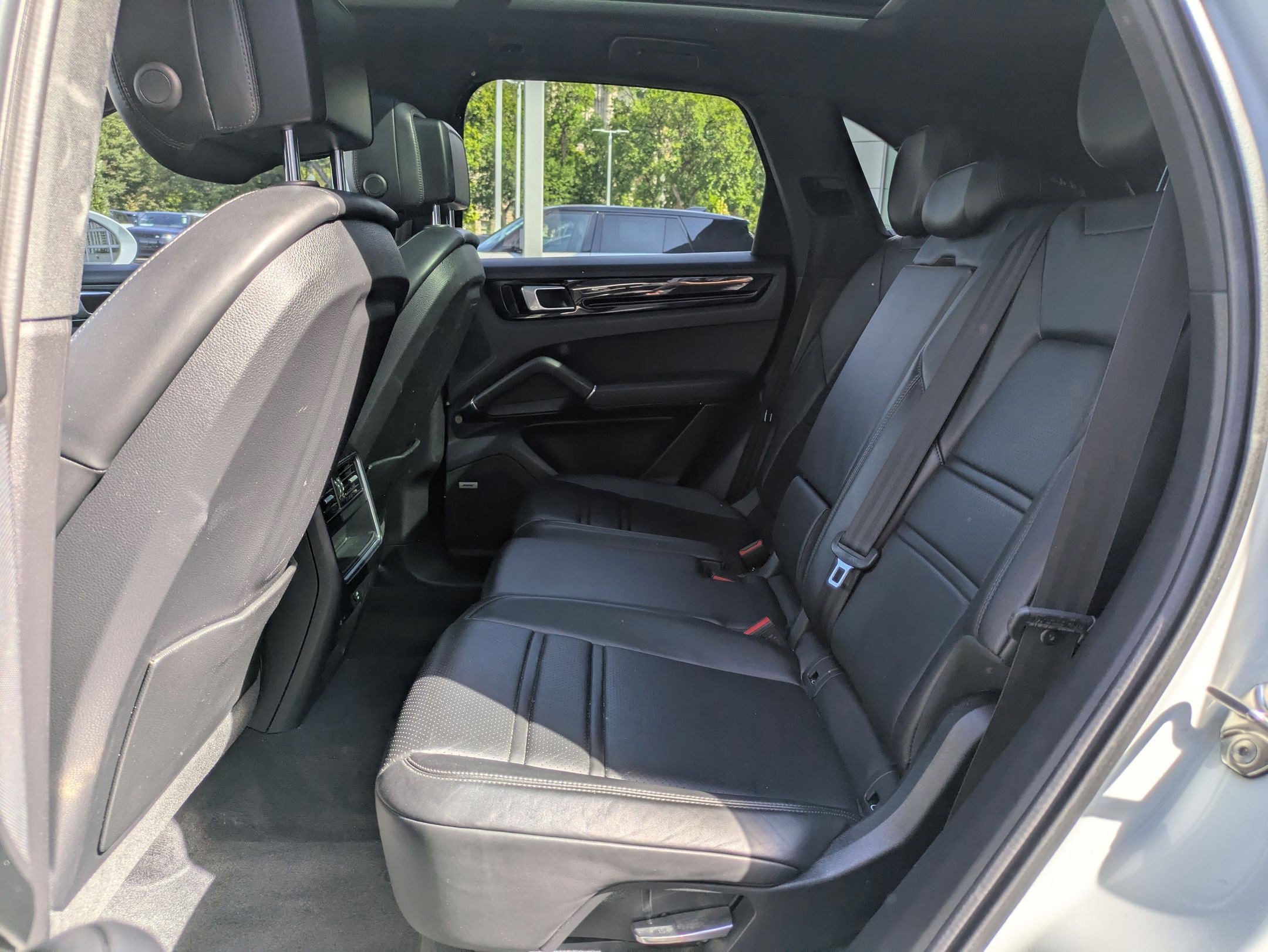 2020 Porsche Cayenne photo 28