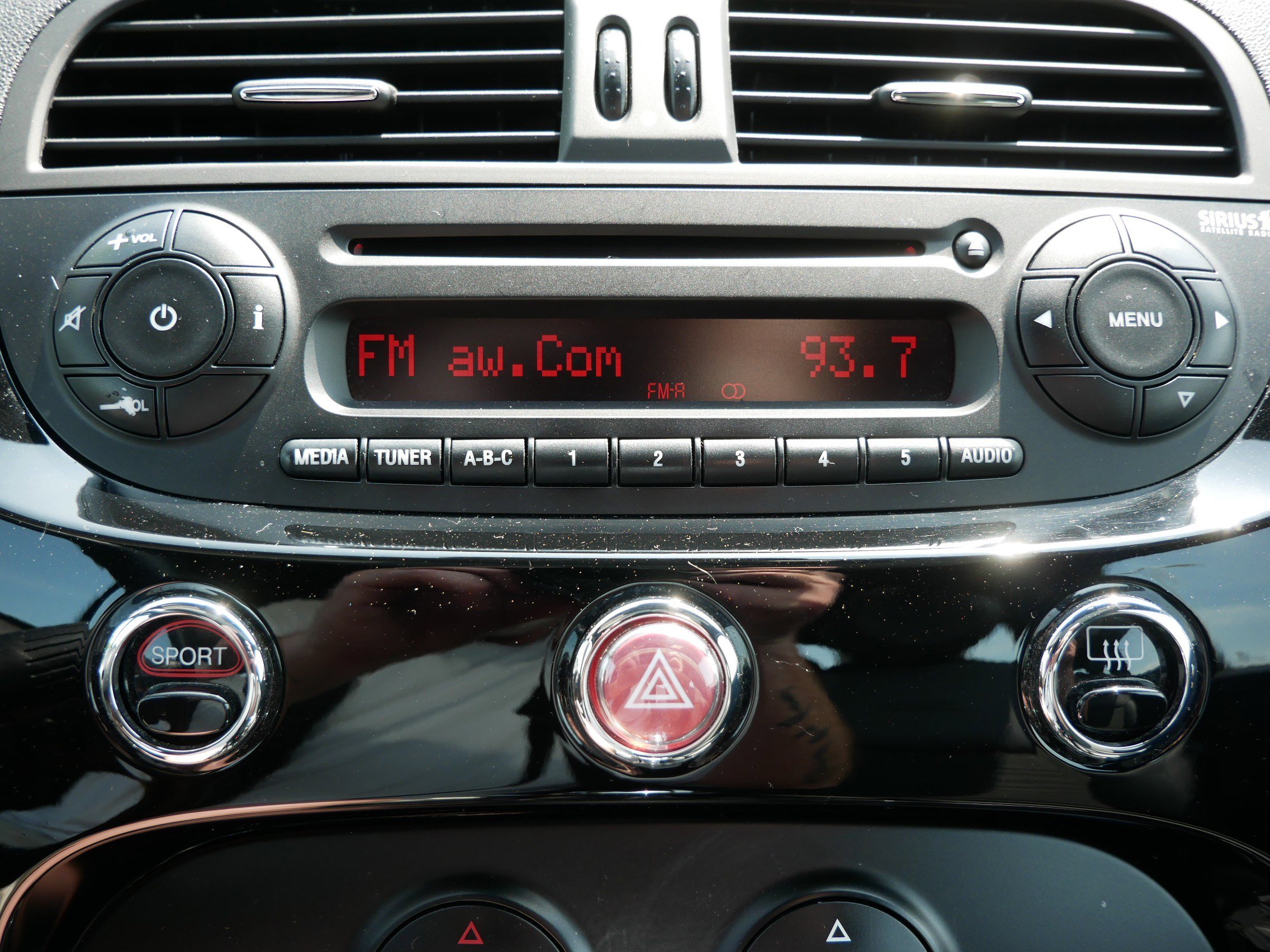 2015 Fiat 500 Sport photo 21