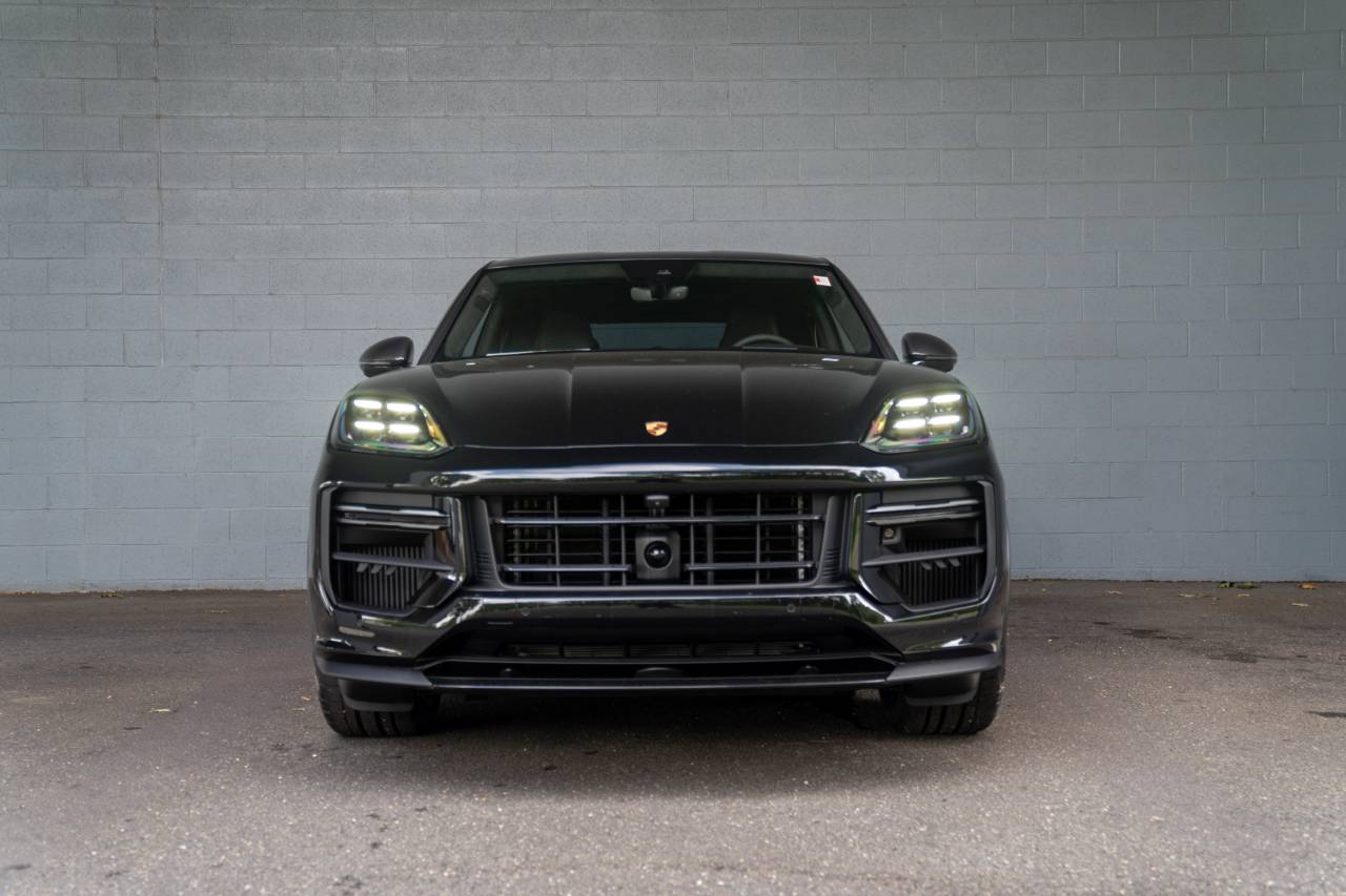 2025 Porsche Cayenne Turbo GT photo 12