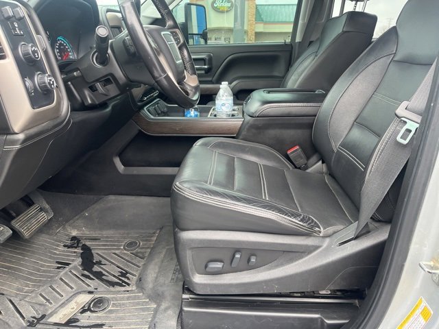 Image of Pre-Owned 2019 GMC Sierra 2500 HD Denali