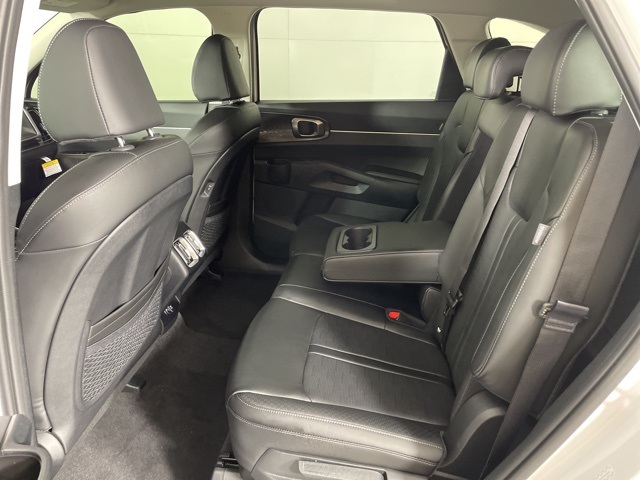 2025 Kia Sorento S photo 37